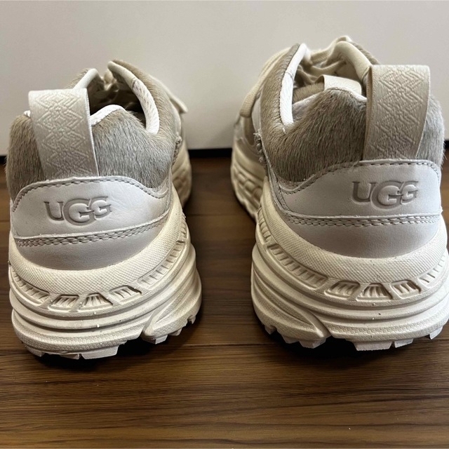 お値下げ UGG スニーカー ベージュ CA805 カウへア www.krzysztofbialy.com