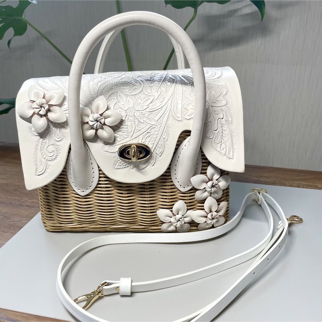 GRACE CONTINENTAL(グレースコンチネンタル)の(店舗限定商品)Motif Mini Rattan Maestra レディースのバッグ(ハンドバッグ)の商品写真