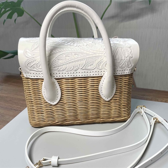 GRACE CONTINENTAL(グレースコンチネンタル)の(店舗限定商品)Motif Mini Rattan Maestra レディースのバッグ(ハンドバッグ)の商品写真