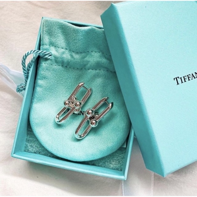 Tiffany & Co. - 【新品未使用】Tiffany&Co hardwear シルバー　ピアス　スモール
