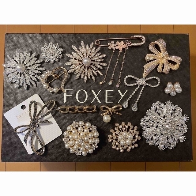 保存版】 FOXEY フォクシー お花ブローチ ブラウン