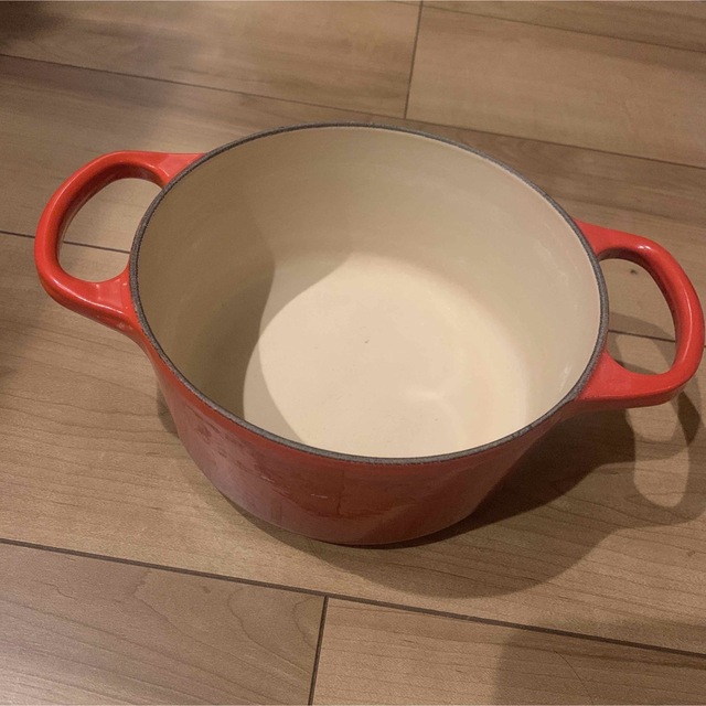 LE CREUSET(ルクルーゼ)のル・クルーゼ　ルクルーゼ　ココットロンド　チェリーレッド　16 インテリア/住まい/日用品のキッチン/食器(鍋/フライパン)の商品写真