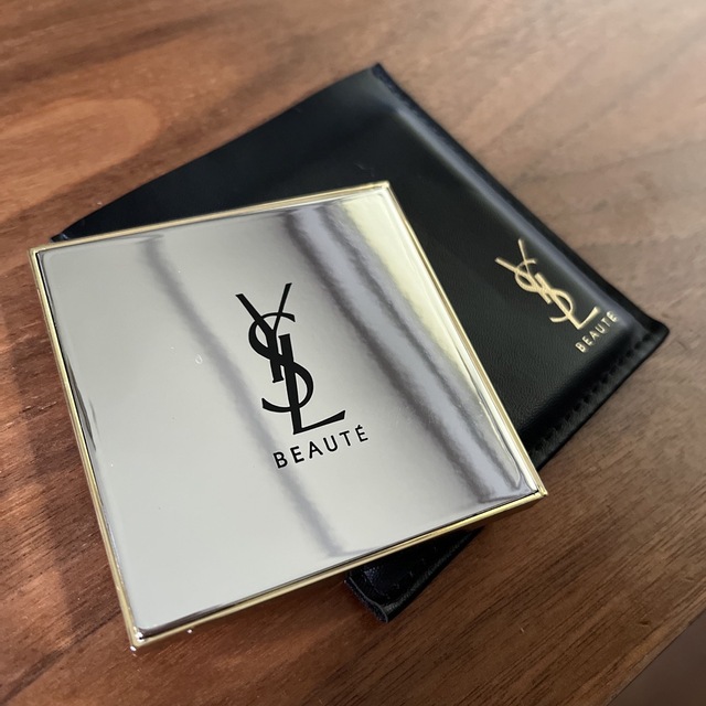 Yves Saint Laurent Beaute(イヴサンローランボーテ)のYSL 手鏡 レディースのファッション小物(ミラー)の商品写真