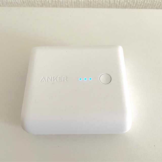 Anker(アンカー)のAnker PowerCore Fusion 5000 白 モバイルバッテリー スマホ/家電/カメラのスマートフォン/携帯電話(バッテリー/充電器)の商品写真