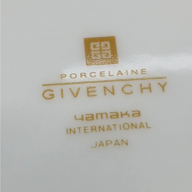 GIVENCHY(ジバンシィ)の未使用 ☆GIVENCHY ☆サービスボール ☆ジバンシィ ☆ 箱入り インテリア/住まい/日用品のキッチン/食器(食器)の商品写真