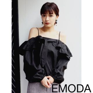 エモダ(EMODA)のEMODA エモダ シャツ ブラウス タイオフショルダートップ ブラック 肩出し(シャツ/ブラウス(長袖/七分))