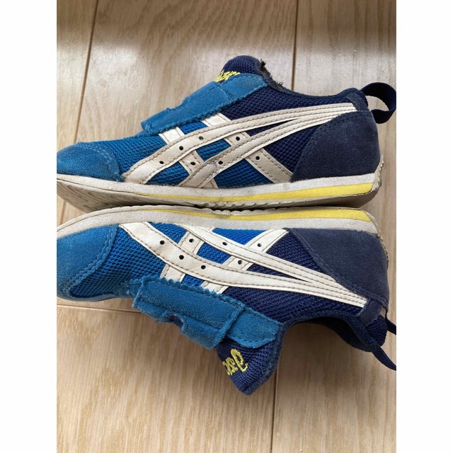 asics(アシックス)のアシックス  スニーカー　アイダホ　16.5cm キッズ/ベビー/マタニティのキッズ靴/シューズ(15cm~)(スニーカー)の商品写真