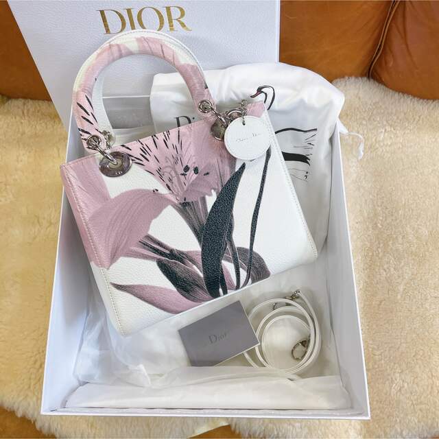 Christian Dior(クリスチャンディオール)のchristian diorフラワー  レディディオール 希少　限定柄 レディースのバッグ(ハンドバッグ)の商品写真