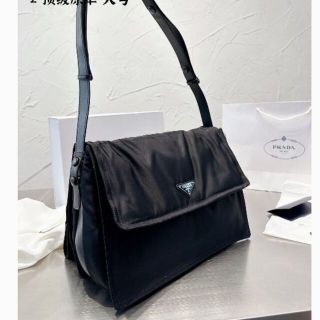 プラダ 斜め掛けバッグの通販 200点以上 | PRADAを買うならラクマ