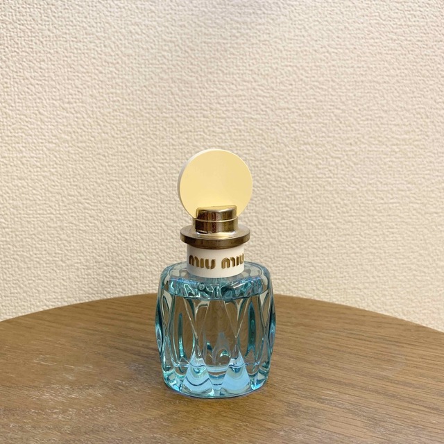miumiu(ミュウミュウ)のmiumiu ローブルーオードパルファム 50ml コスメ/美容の香水(香水(女性用))の商品写真