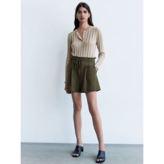 ザラ(ZARA)のZara ハーフパンツ　 ペーパーバックバミューダ(ハーフパンツ)