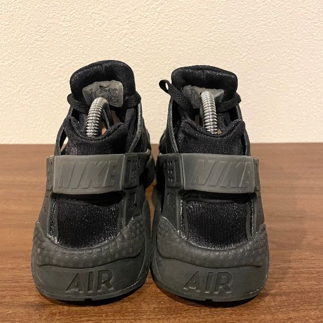 NIKE(ナイキ)のNIKE WMNS AIR HUARACHE BLACKナイキ ハラチ ブラック レディースの靴/シューズ(スニーカー)の商品写真