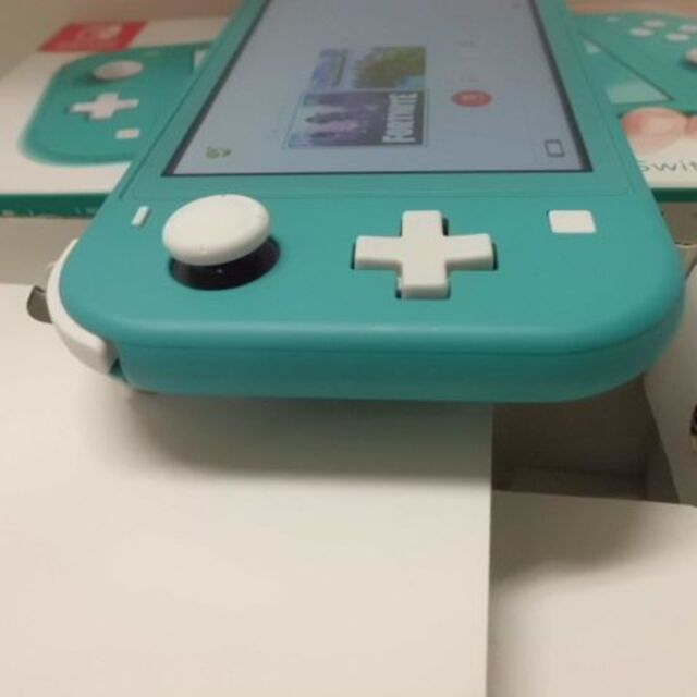 Nintendo Switch(ニンテンドースイッチ)のNintendo Switch Lite Turquoise任天堂スイッチライト エンタメ/ホビーのゲームソフト/ゲーム機本体(携帯用ゲーム機本体)の商品写真