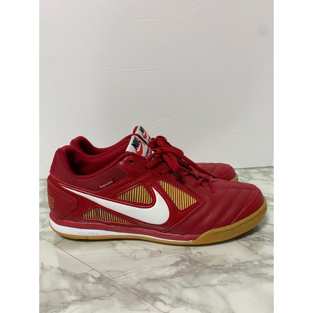 SUPREME × NIKE SB LUNAR GATO RED