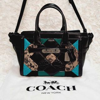 コーチ(COACH)のCOACH美品 2wayショルダーバッグハンドバッグキルティングパイソン(ショルダーバッグ)