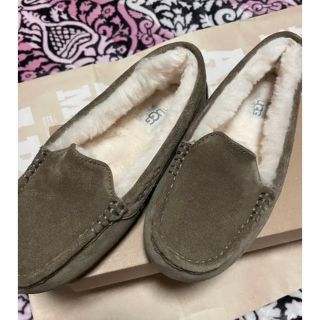 アグ(UGG)のUGG モカシン　美品　22センチ(スリッポン/モカシン)