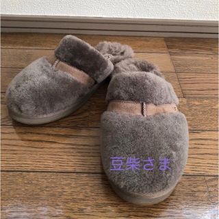 アグ(UGG)の［UGG］ファーサンダル　スリッパ　US 7  24.0(スリッポン/モカシン)