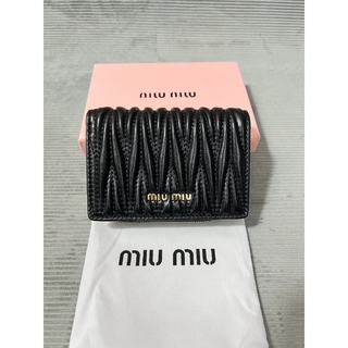 miumiu - 限定価格★ミュウミュウ 折り財布 ブラック ラムスキン