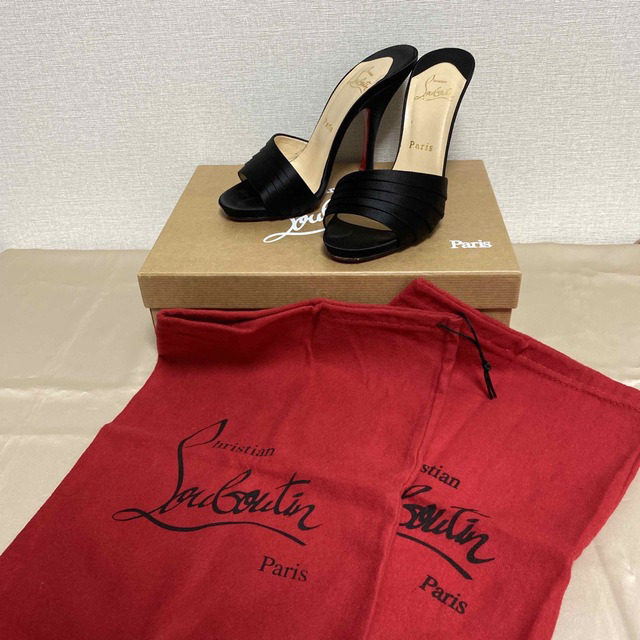 Christian Louboutin(クリスチャンルブタン)のクリスチャンルブタン　サテンミュール　黒　36 1/2 レディースの靴/シューズ(ミュール)の商品写真