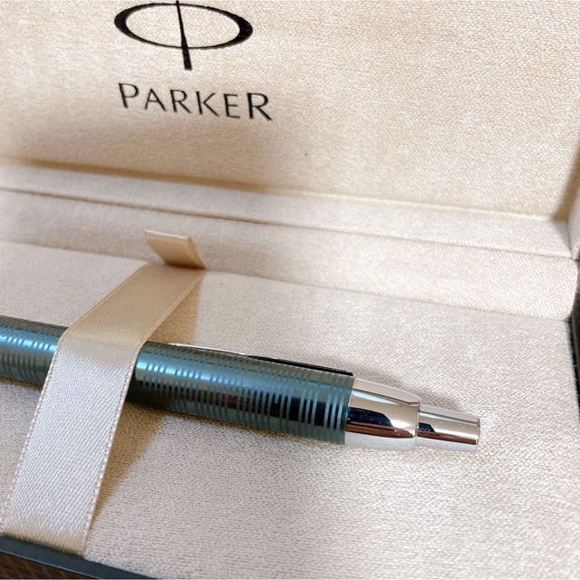 Parker(パーカー)の【新品未使用】パーカー　ボールペン　IM エメラルドパールCT インテリア/住まい/日用品の文房具(ペン/マーカー)の商品写真