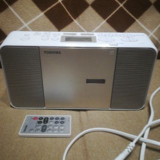 トウシバ(東芝)のCDラジカセ【ジャンク品】(ポータブルプレーヤー)