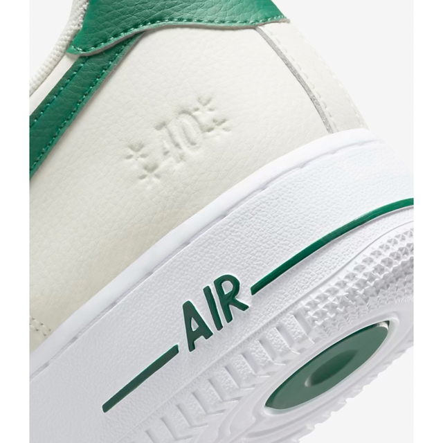 NIKE(ナイキ)の25.0㎝ NIKE エアフォース1 07 LV8 ナイキ AIRFORCE1 メンズの靴/シューズ(スニーカー)の商品写真