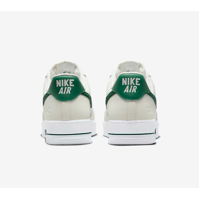 NIKE(ナイキ)の25.0㎝ NIKE エアフォース1 07 LV8 ナイキ AIRFORCE1 メンズの靴/シューズ(スニーカー)の商品写真