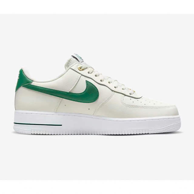 NIKE(ナイキ)の25.0㎝ NIKE エアフォース1 07 LV8 ナイキ AIRFORCE1 メンズの靴/シューズ(スニーカー)の商品写真