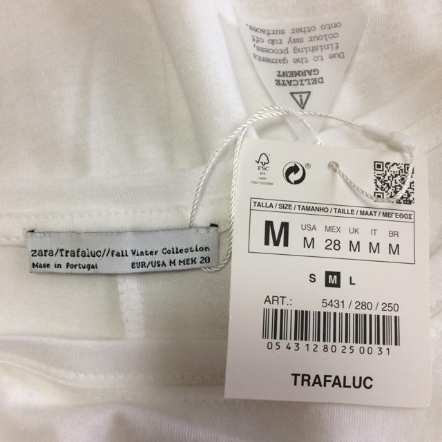 ZARA(ザラ)の《ZARA》新品未使用 Tシャツ レディースのトップス(Tシャツ(半袖/袖なし))の商品写真