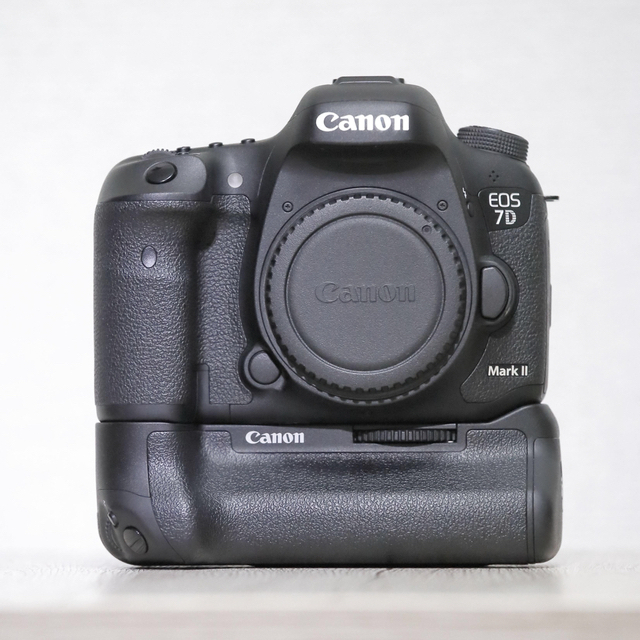 Canon(キヤノン)のキャノン　eos 7D MarkⅡ スマホ/家電/カメラのカメラ(デジタル一眼)の商品写真