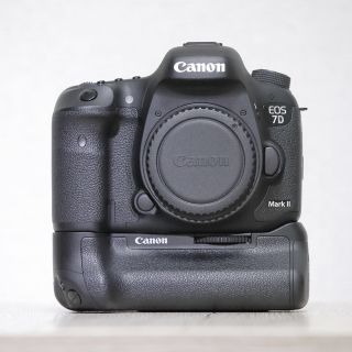 キヤノン(Canon)のキャノン　eos 7D MarkⅡ(デジタル一眼)