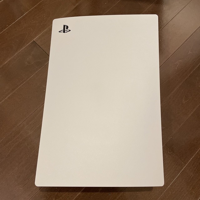 SONY(ソニー)のPS5  Playstation5　CFI-1000A 【中古美品】 エンタメ/ホビーのゲームソフト/ゲーム機本体(家庭用ゲーム機本体)の商品写真