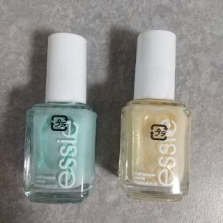 エッシー(Essie)の新品未使用エッシー　ネイルポリッシュ 2個セット(ネイルケア)