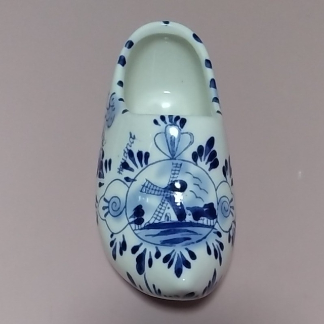 デルフトオランダ木靴形の陶器置物の通販 by キティラーまり デルフトオランダ木靴形の陶器置物の通販 by キティラーまり