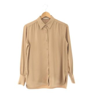 ベイジ(BEIGE,)のBEIGE， / ベイジ | ポリエステル サテン くるみボタン スタンダード ブラウス | 4 | ベージュ | レディース(シャツ/ブラウス(長袖/七分))