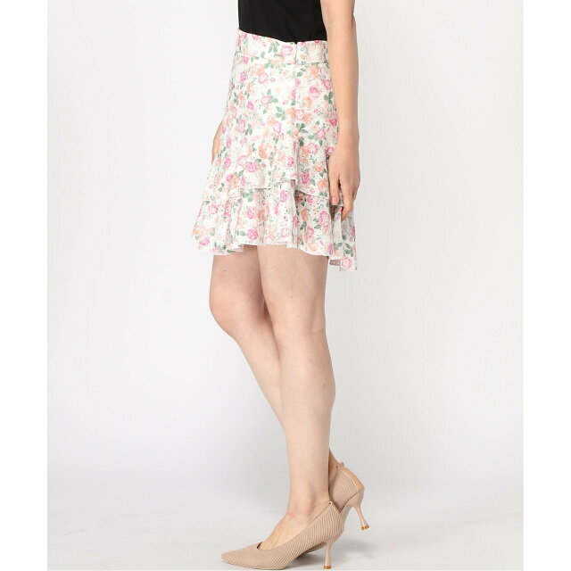 GUESS(ゲス)の【ホワイト(P06X)】(W)Lace Mini Skirt レディースのスカート(ミニスカート)の商品写真