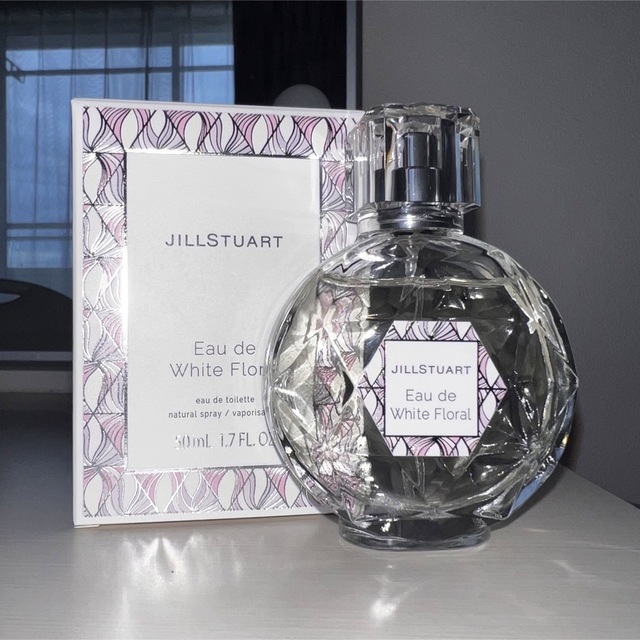 JILLSTUART(ジルスチュアート)のJILLSTUART ホワイトフローラル 香水 50ml コスメ/美容の香水(香水(女性用))の商品写真