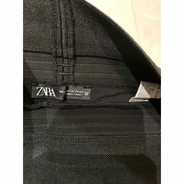 ZARA(ザラ)のZARA ワイドウエストバンドデザインレギンス　XS 新品未使用タグ付き レディースのパンツ(スキニーパンツ)の商品写真