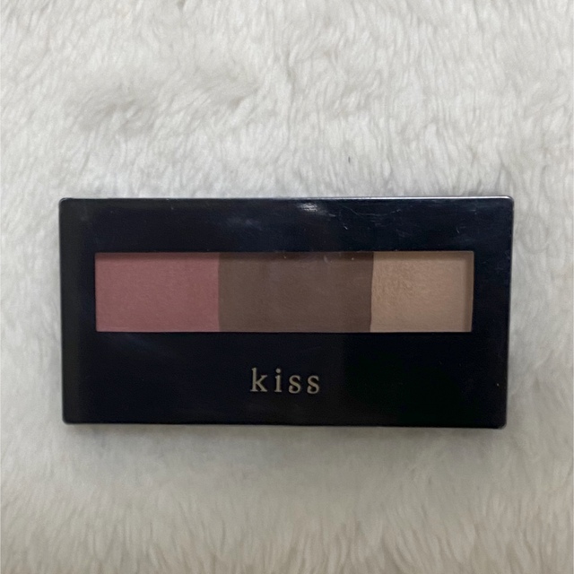 kiss パウダーアイブロウ01 コスメ/美容のベースメイク/化粧品(パウダーアイブロウ)の商品写真
