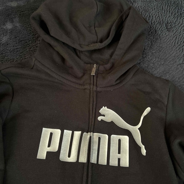 PUMA(プーマ)のPUMA キッズ140cm相当ジップアップパーカージャージ男女兼用黒 キッズ/ベビー/マタニティのキッズ服男の子用(90cm~)(ジャケット/上着)の商品写真