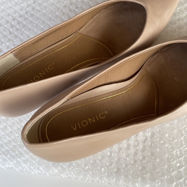 VIONIC(バイオニック)のバイオニック　パンプス　ベージュ　革　24.5㎝ レディースの靴/シューズ(ハイヒール/パンプス)の商品写真