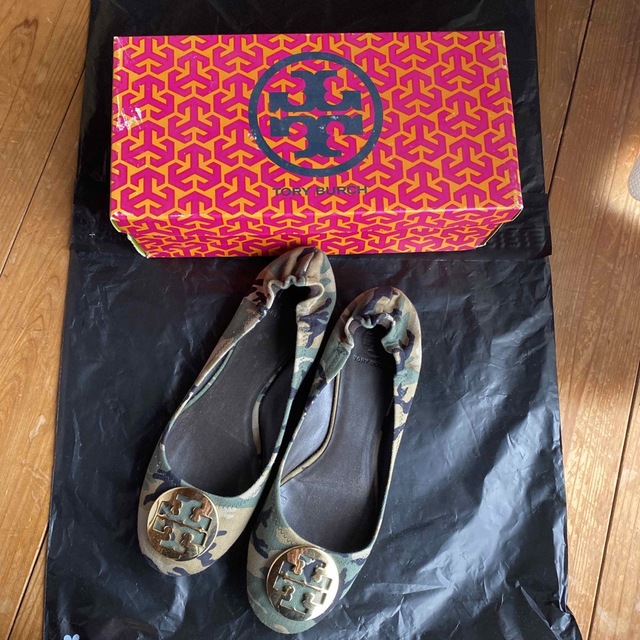 Tory Burch(トリーバーチ)のトリーバーチ　カモフラージュ　バレエシューズ　10.5 27cm レディースの靴/シューズ(バレエシューズ)の商品写真