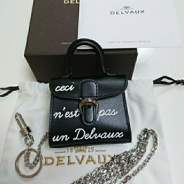 DELVAUX デルヴォー チャームの通販 by カノン's shop｜ラクマ