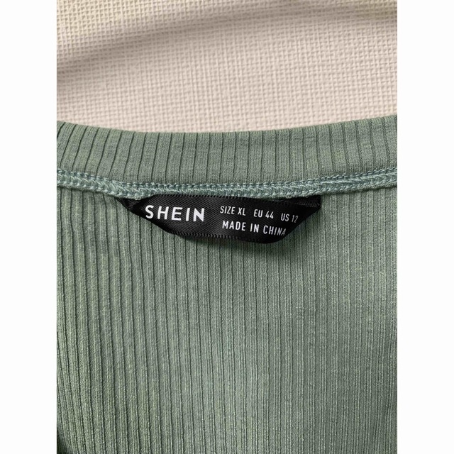 SHEIN シーイン 半袖カットソー レディースのトップス(Tシャツ(半袖/袖なし))の商品写真