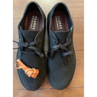 クラークス(Clarks)のCLARKS クラークス DESERT KHAN デザートカーン ブラック UK(スリッポン/モカシン)