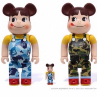 ベアブリック(BE@RBRICK)のBE@RBRICK BAPE(R) ペコちゃん 100％ & 400％2色セット(その他)