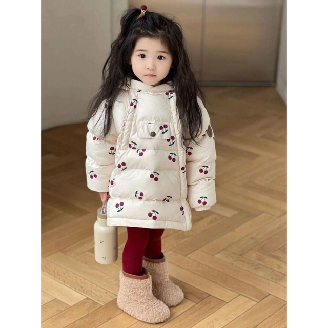 Bonpoint(ボンポワン)のダウンコート　90サイズ　さくらんぼ柄 キッズ/ベビー/マタニティのキッズ服女の子用(90cm~)(コート)の商品写真