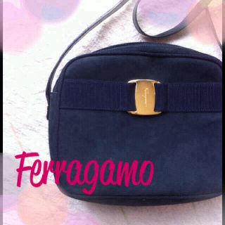 FERRAGAMO(スエード ・ ショルダーバッグ)のフリマアイテム一覧 FERRAGAMO(スエード ・ ショルダーバッグ)のフリマアイテム一覧