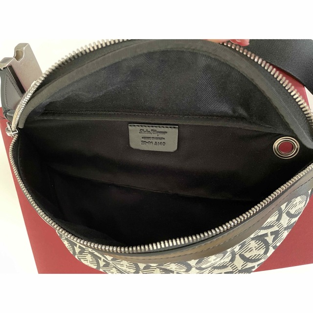 Ferragamo(フェラガモ)のフェラガモ  ウエストポーチ メンズのバッグ(ウエストポーチ)の商品写真