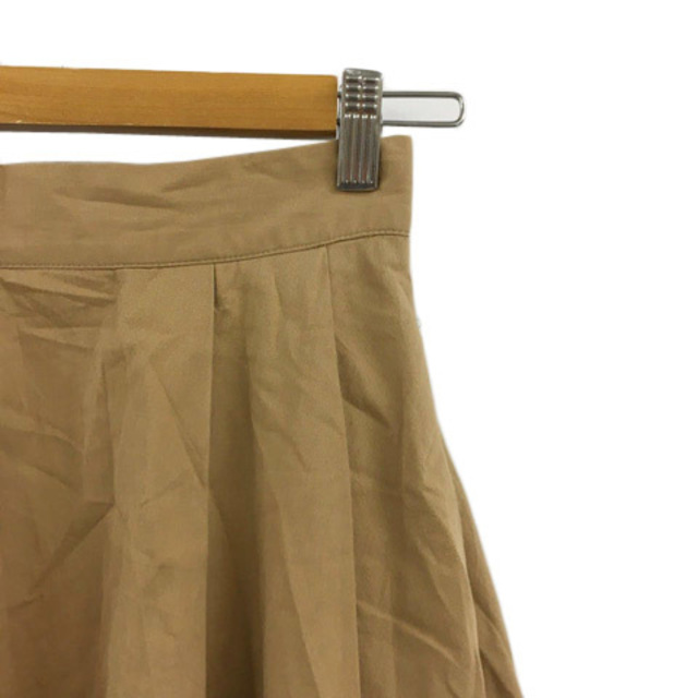 EMODA(エモダ)のエモダ スカート フレア 膝下 ミモレ丈 無地 タック S ベージュ レディースのスカート(ひざ丈スカート)の商品写真